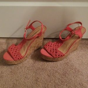 Coral crochet wedges